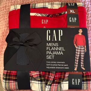 GAP Red Plaid Men's Flannel Pajama Set